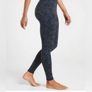 Athleta Elation Textured Tight – Frosted Floral Black/Blue – Size S
